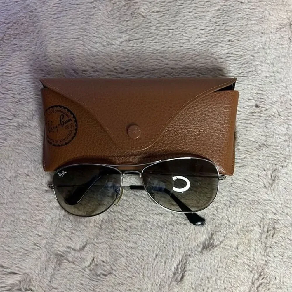 Ray-Ban Aviator Sunglasses Silver Frame Black Lens with Case